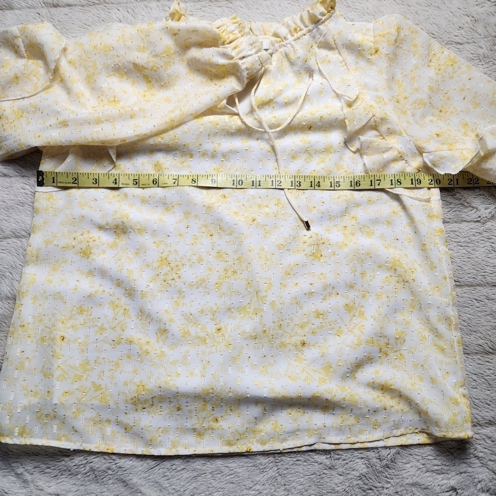 Blouse Pullover style Ruffle neckline Puff sleeves Yellow white gold RACHEL ZOE - Picture 12 of 16